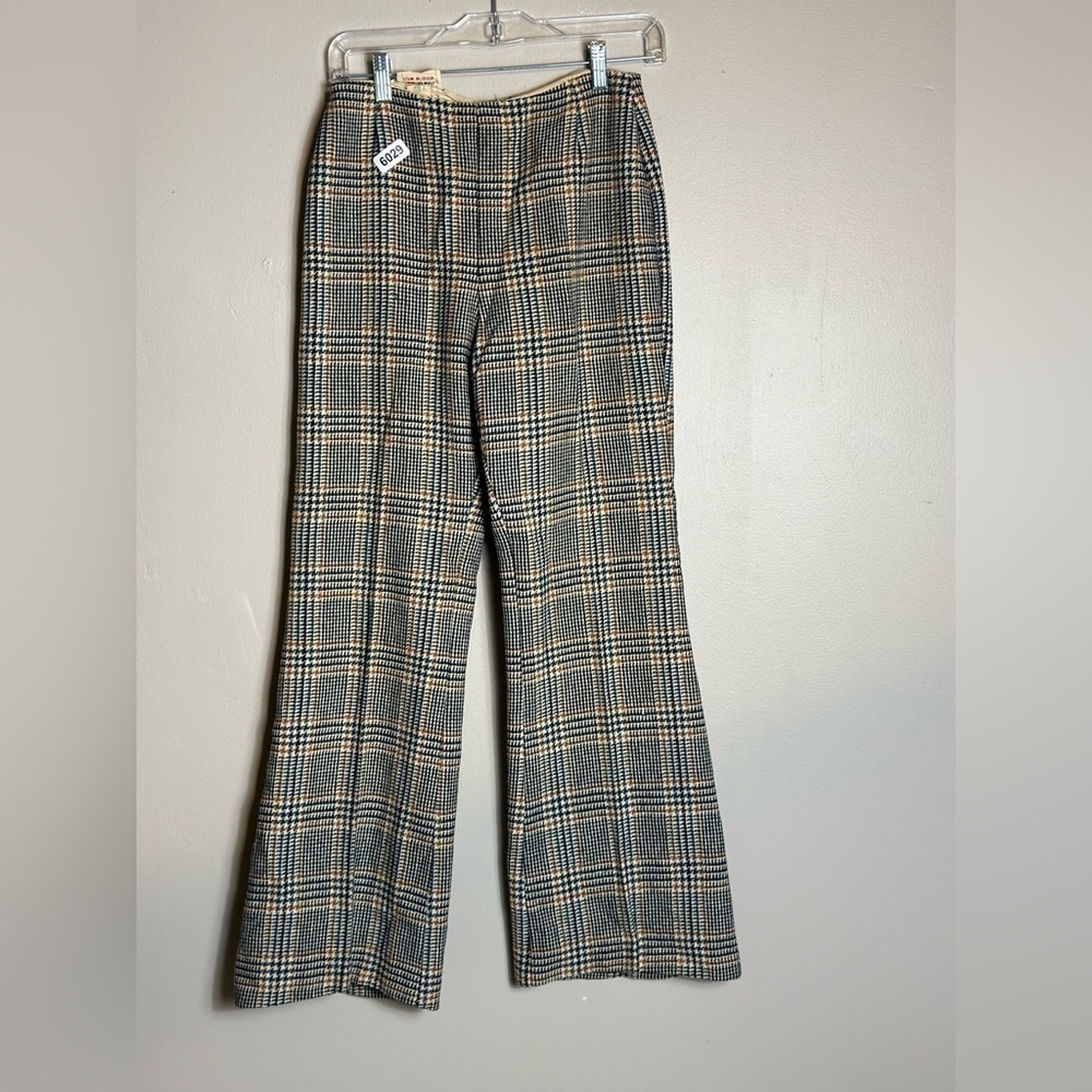 Junior house 9/10 vintage wide leg 100 % wool 13”w 11”rise 29”inseam preowned